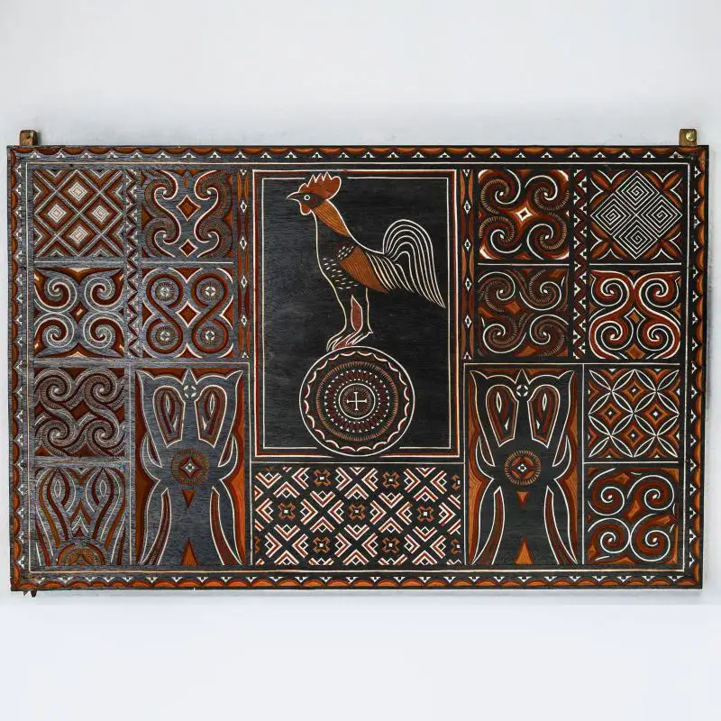 304 - Bemalte Holzplatte mit Hahn und Ornamentik