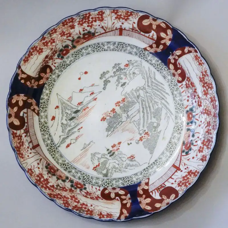 A-531 – Japanischer Imari-Teller mit Landschaftsdekor