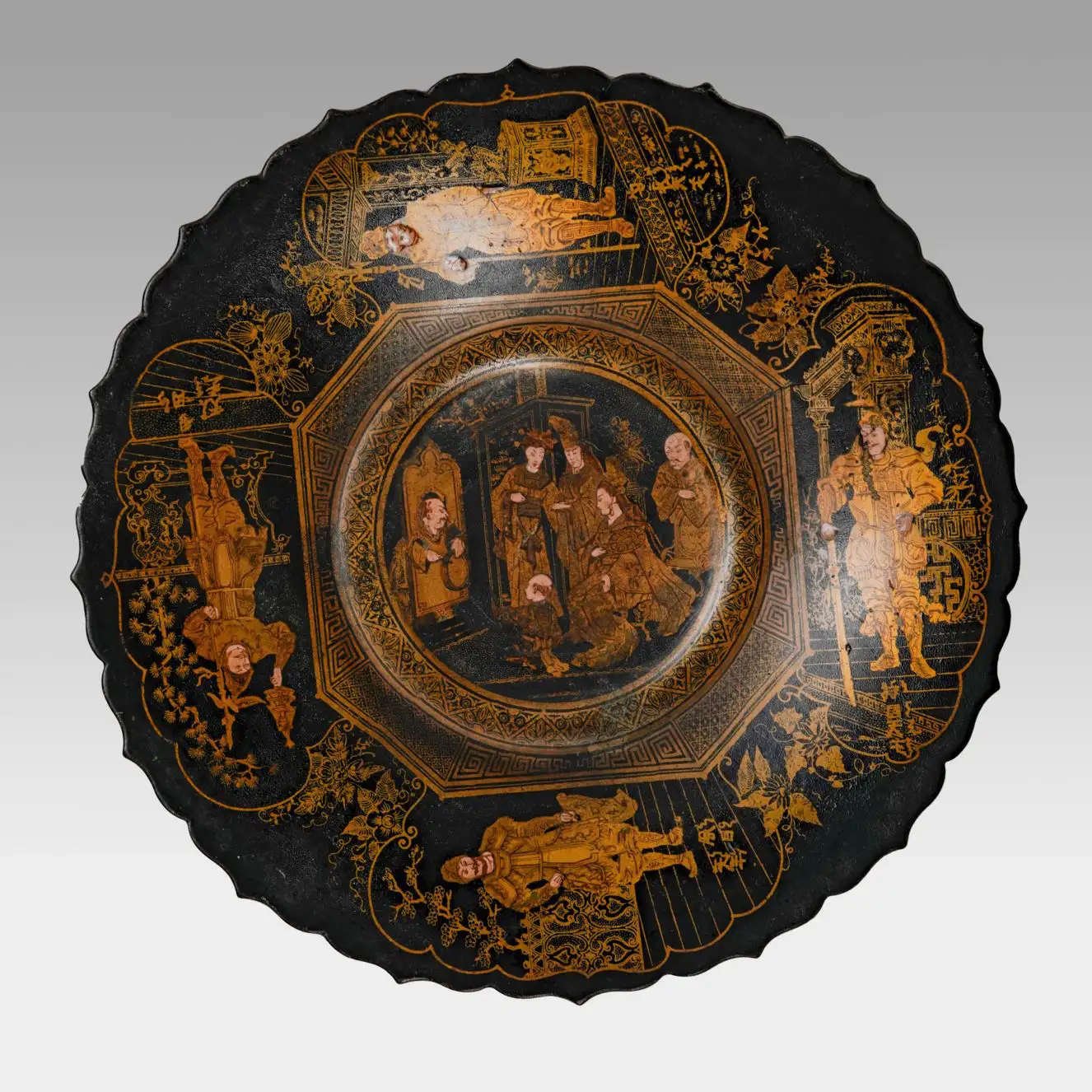 305 - Asiatischer Wandteller mit Golddekor